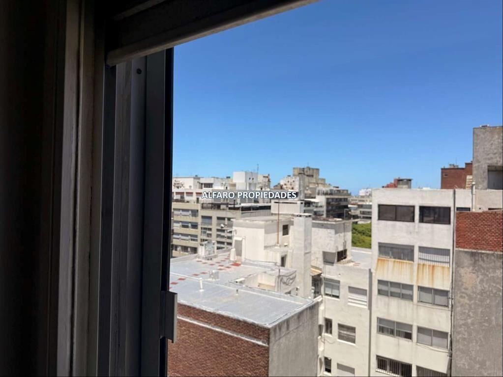 PISO ALTO FRENTE AL MAR PLAZA GOMENSORO UNICO