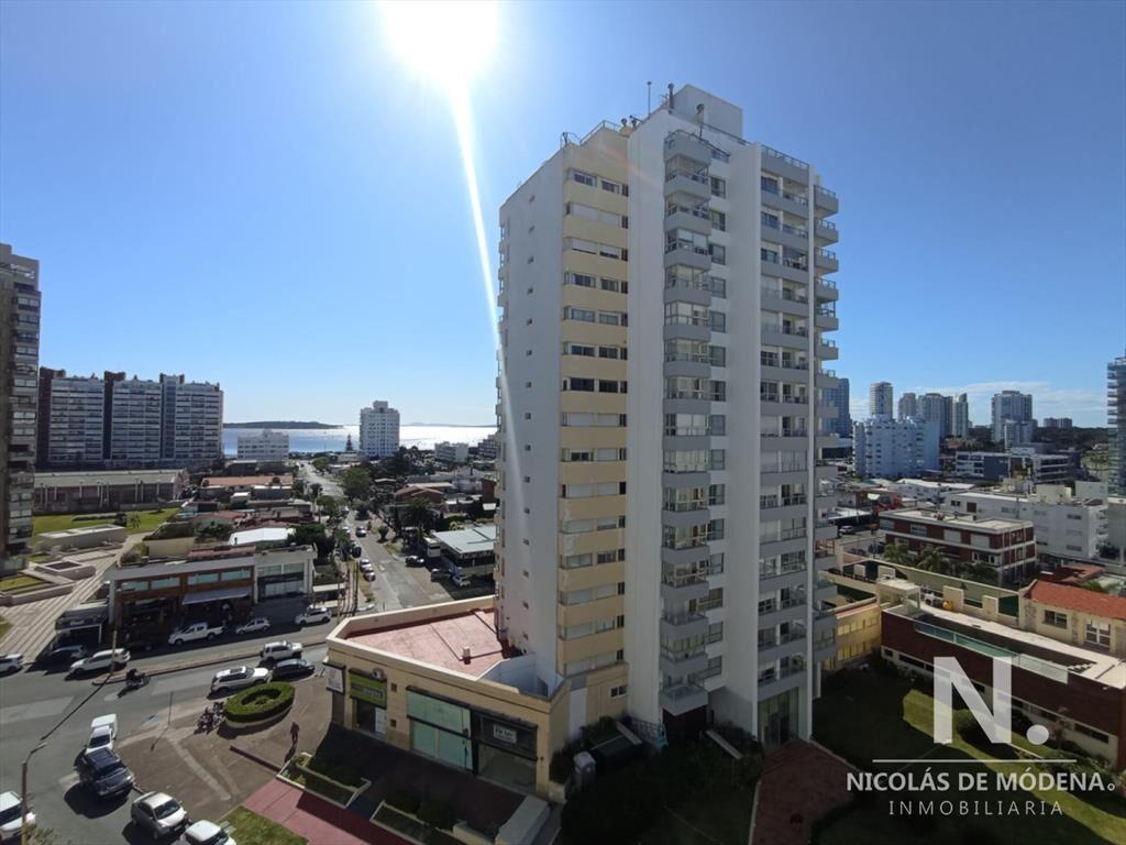 Pent house con parrillero y vista a Isla Gorriti