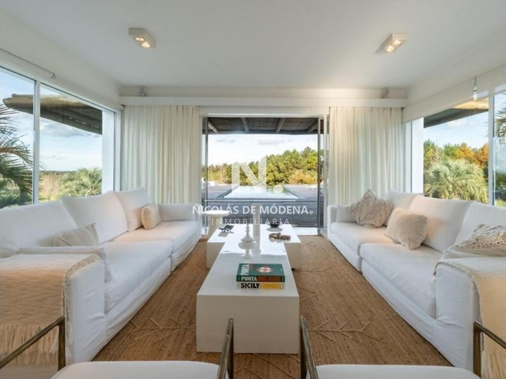 Vende chacra de 4 dormitorios en Punta del Este