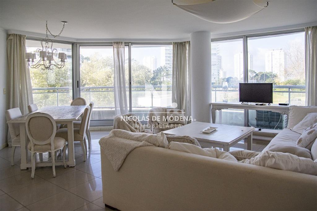 Apartamento en venta de 3 dormitorios Punta Del