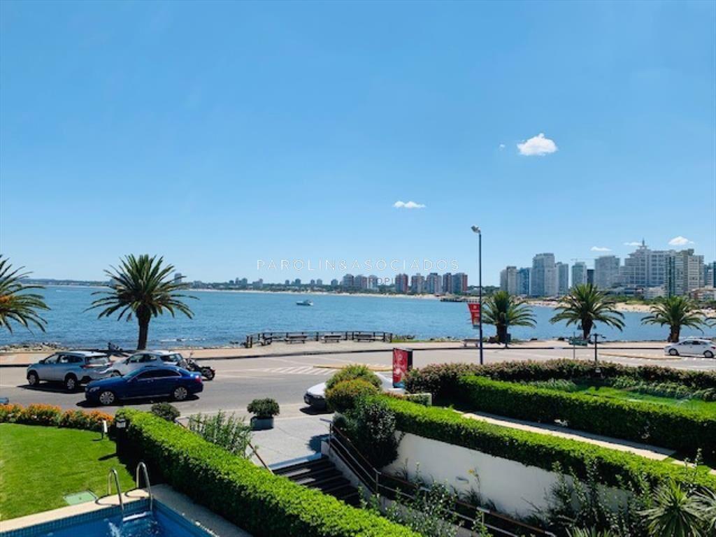 Apartamento en venta en primera linea de Puerto,