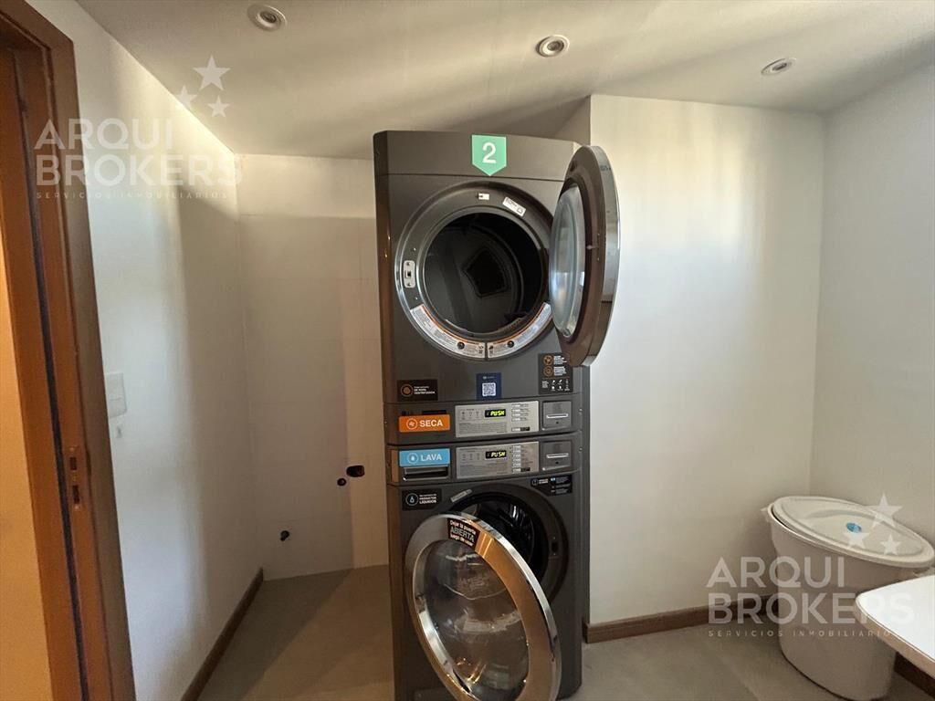 Apartamento monoambiente en venta en Pocitos-1005