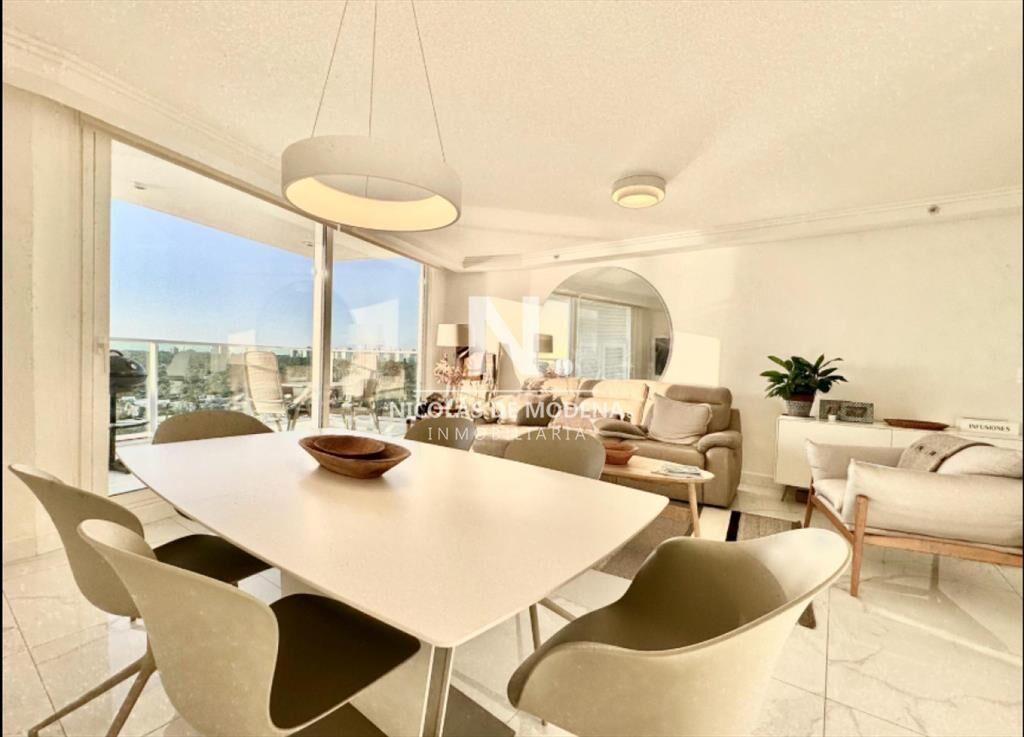 En venta impecable apartamento de 2 dormitorios