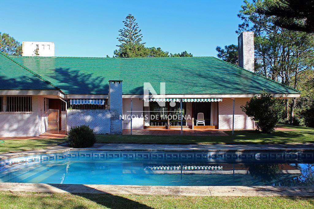 En venta chalet de 3 dormitorios en Brava, Punta