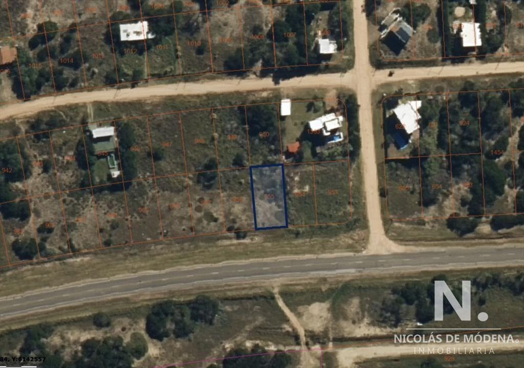 Terreno en venta en primera fila en La Juanita