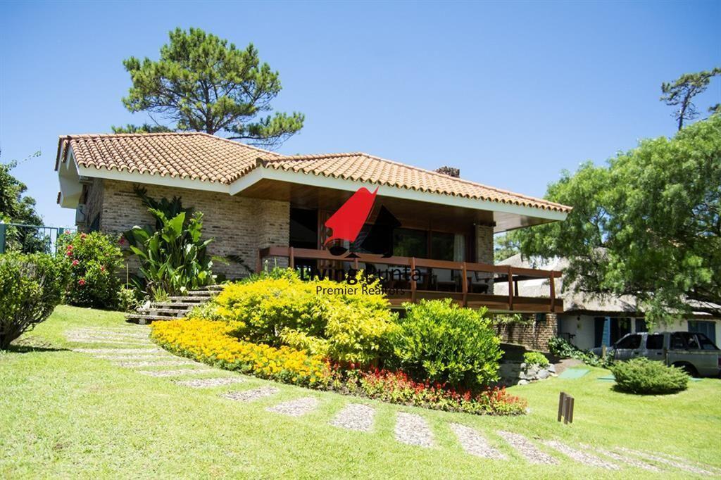 Hermosa casa en venta a pocos metros del mar.