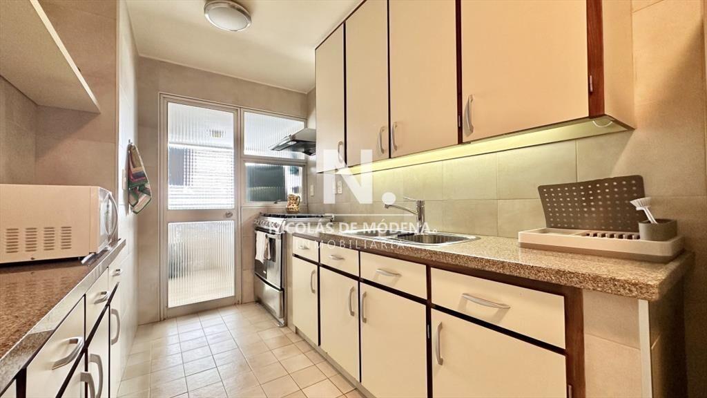 Apartamento de tres dormitorios en venta en Playa