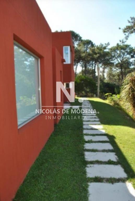 Muy buena casa en venta Construcción de muy con