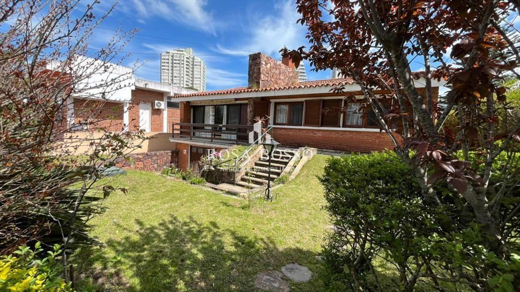 Casa Venta 4 dormitorios Cantegril Punta del Este