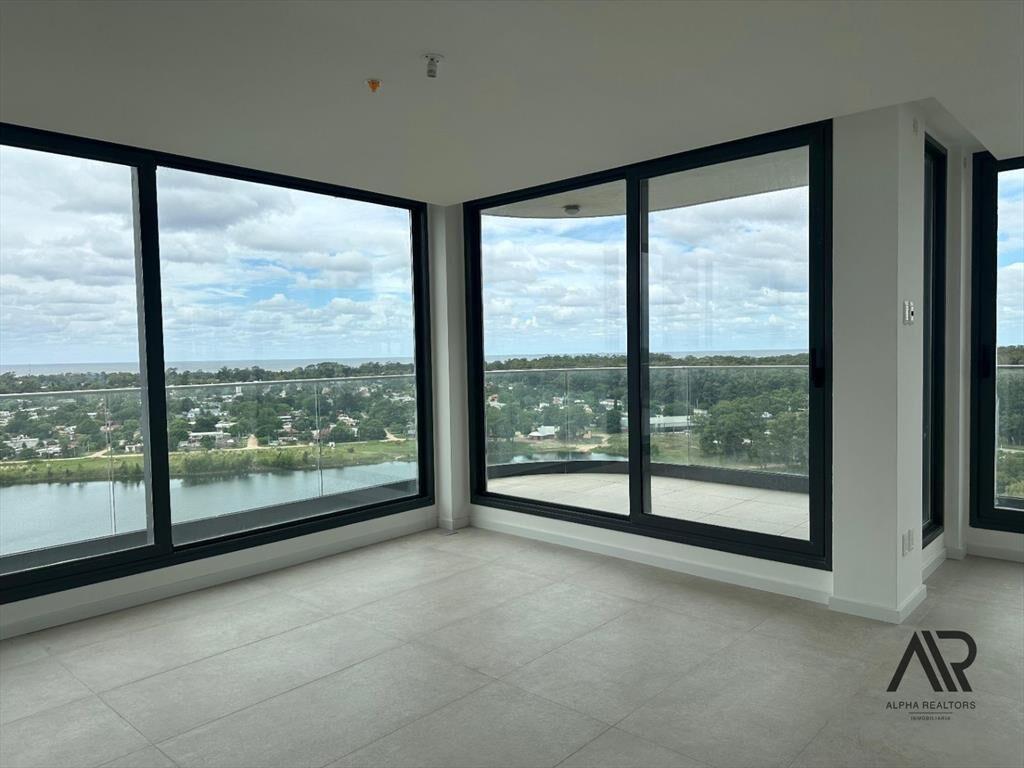 Apartamento en venta de 4 dormitorios c/ cochera en Aero...