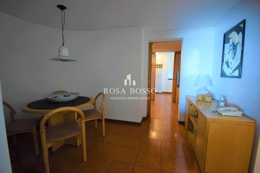 Hermoso apto para la venta frente al mar.