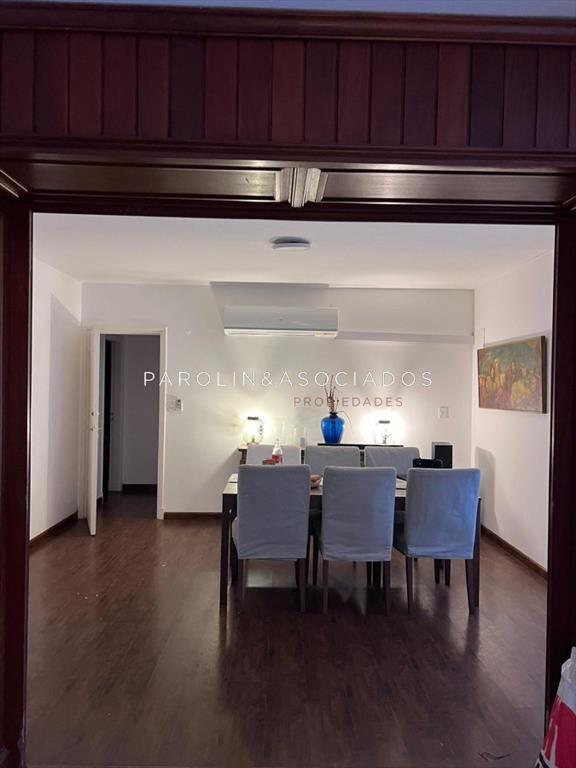 Chalet en venta de 3 dormitorios en Cantegril,