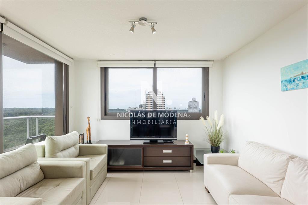 Apartamento en Venta, 2 Dormitorios - Punta del