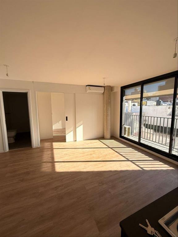 1 Dormitorio en alquiler, conexión para lavarropa, balcón,