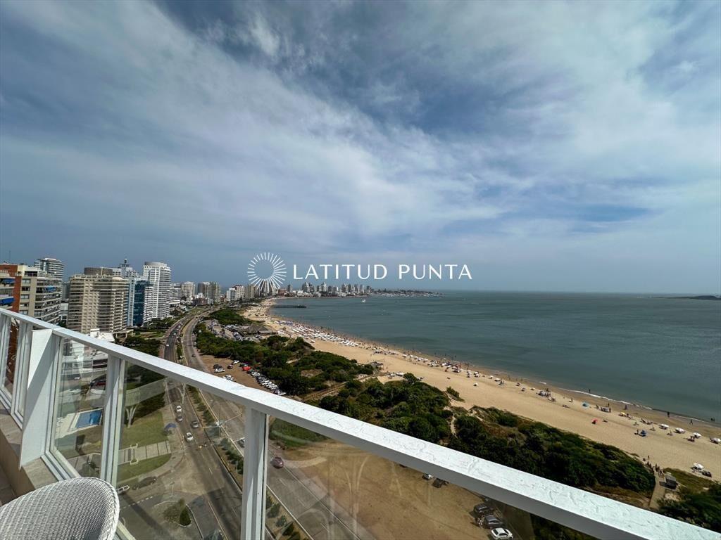 Mansa, pent house sobre primera linea