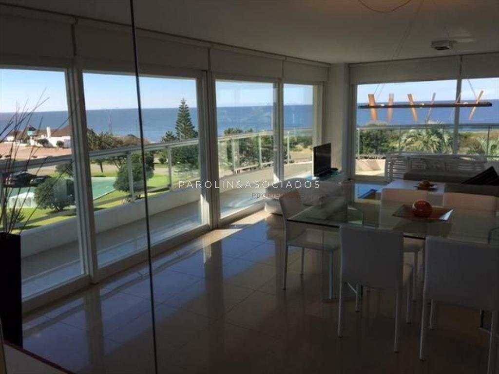Apartamento en venta de 3 dormitorios en torre