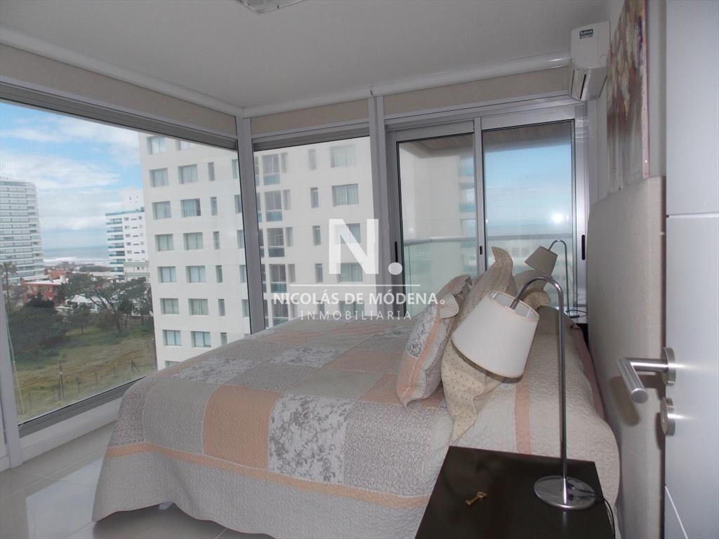 Vende apartamento a metros del mar en Brava Punta