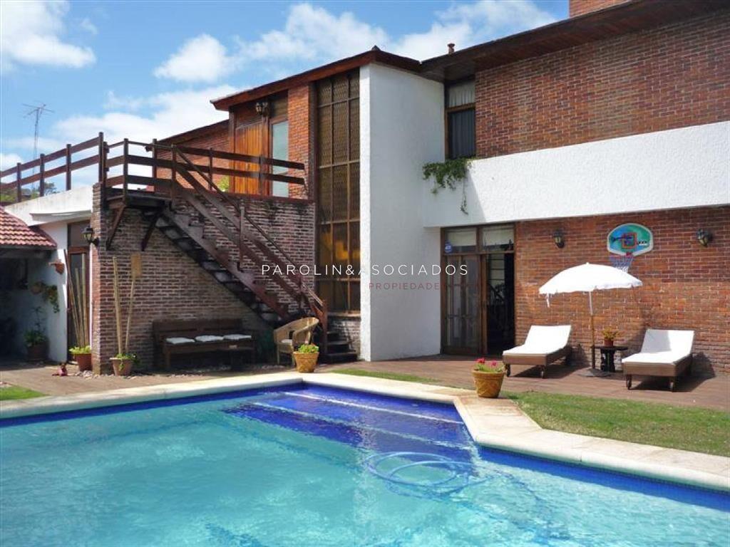 Muy linda casa de 5 dormitorios en venta en Punta