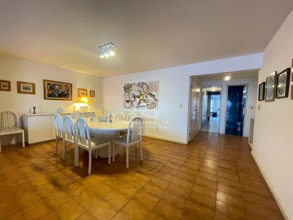 Apartamento en torre de categoría