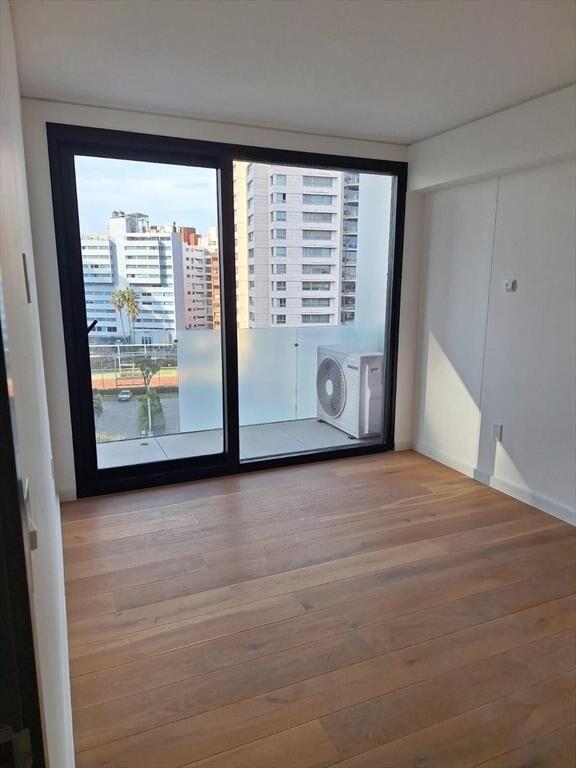 VENTA Apartamento 1 Dormitorio con garaje Puerto del Buceo