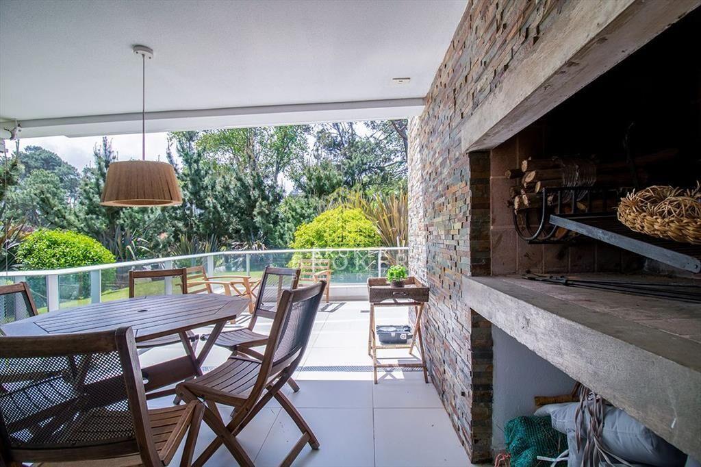 Espectacular y amplio departamento en alquiler en