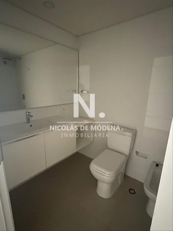 Apartamento de 2 Dormitorios con gg en Pocitos