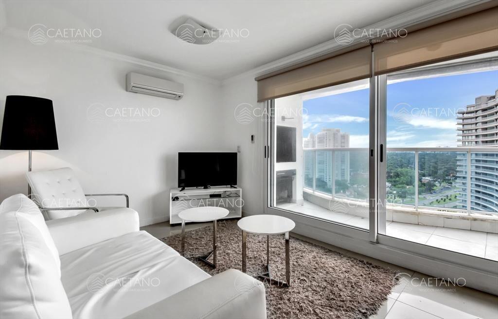 En venta departamento de 3 dormitorios en Punta del Este