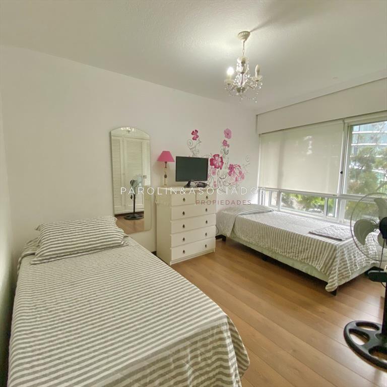 Apartamento en venta de 2 dormitorios y en Punta
