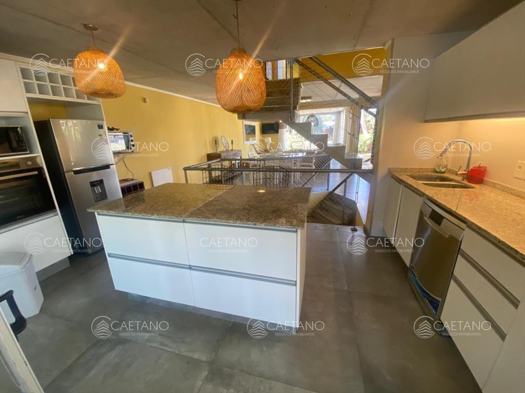 Casa en Montoya, La barra