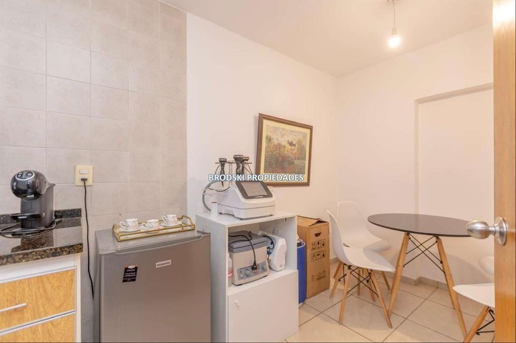VENTA APARTAMENTO EN TRES CRUCES CON RENTA - 2 DORMITORIOS
