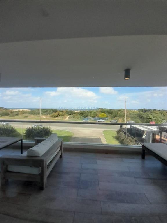 Apartamento de 3 dormitorios en Silente , Punta ,