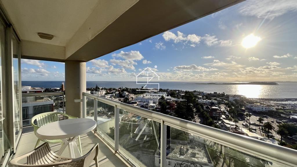 Apartamento venta 3 dormitorios 3 baños Punta