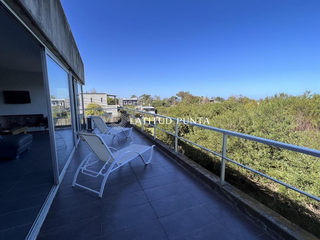 Venta de casa 3 dormitorios en Punta Piedras,