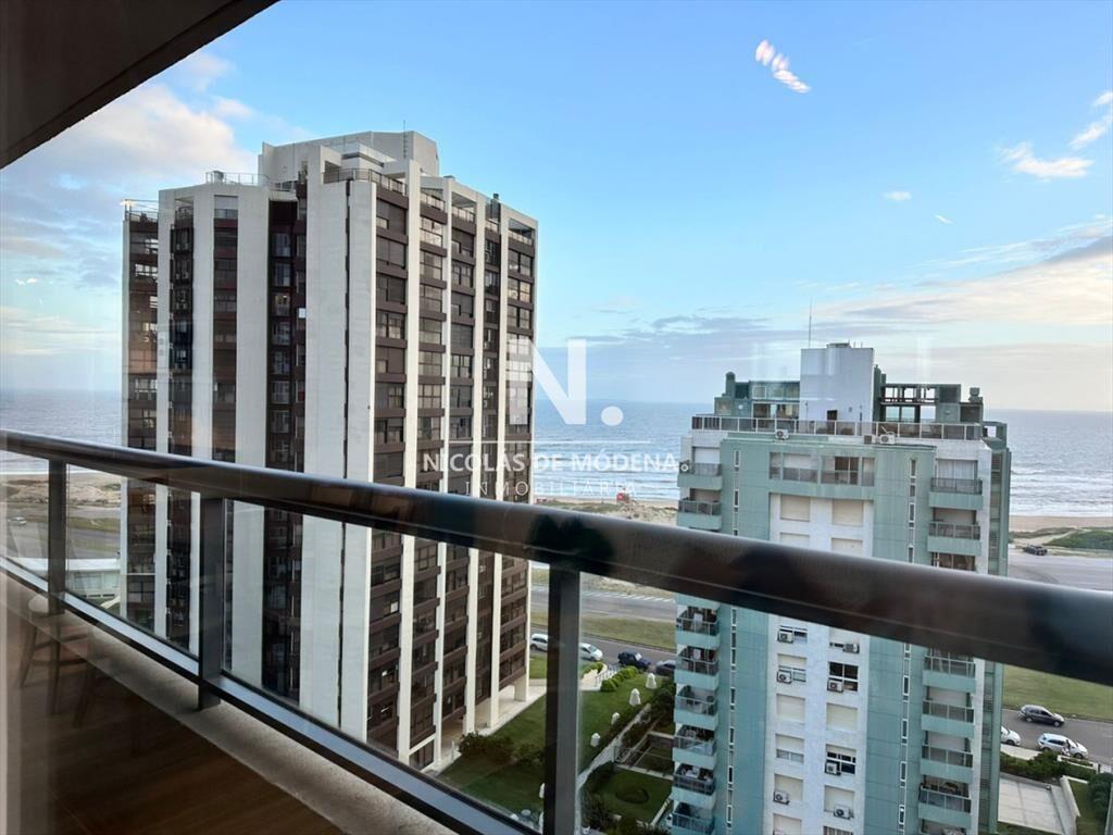 En venta apartamento de 2 dormitorios con hermosa vista pa