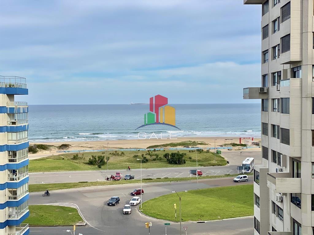 Apartamento en Brava, 3 dormitorios *