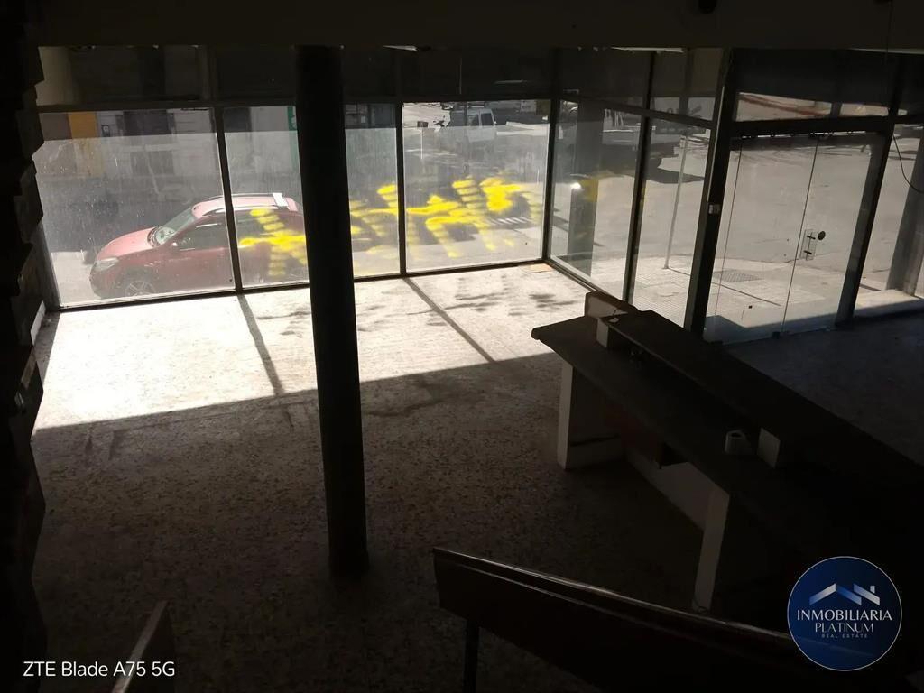 Venta Local Comercial 800 m² ubicado en el Centro, 3 niv...