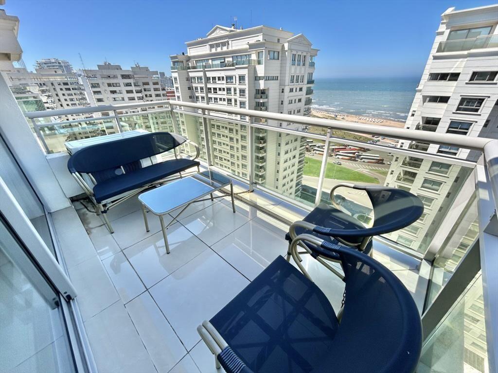 VENTA DE PENTHOUSE DE 2 DORMITORIOS EN EDIFICIO