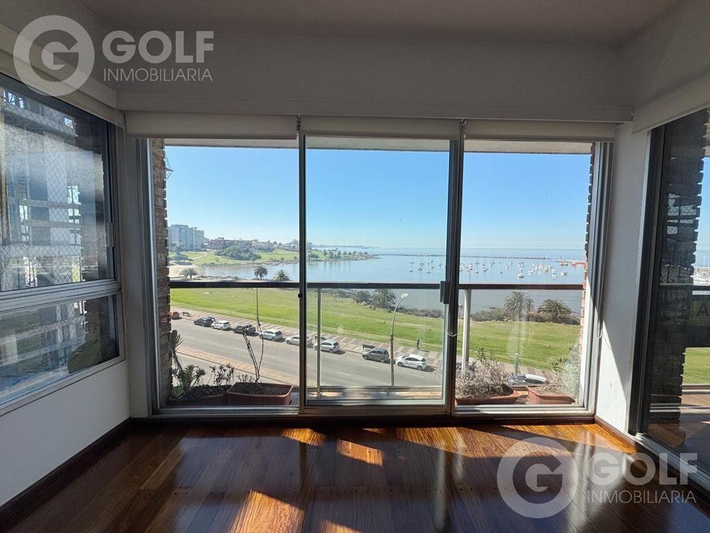 Venta apartamento de 3 dormitorios con vista al Puertito De