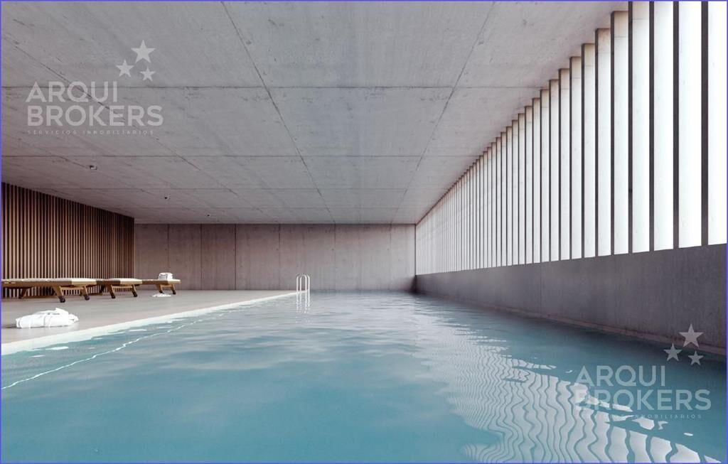Apartamento de tres dormitorios en venta en Carrasco Norte