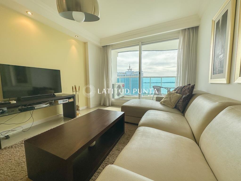Apartamento en Casino Tower, 2 dormitorios y