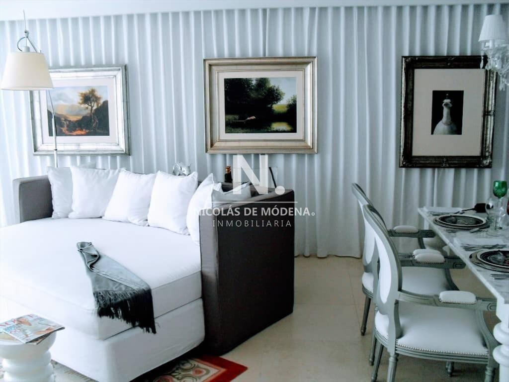 Departamento en piso alto, a la venta, en Punta
