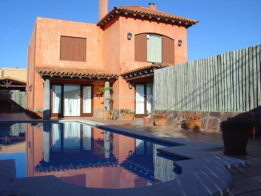Hermoso chalet con vista al Mar en el Chorro, Manantiales