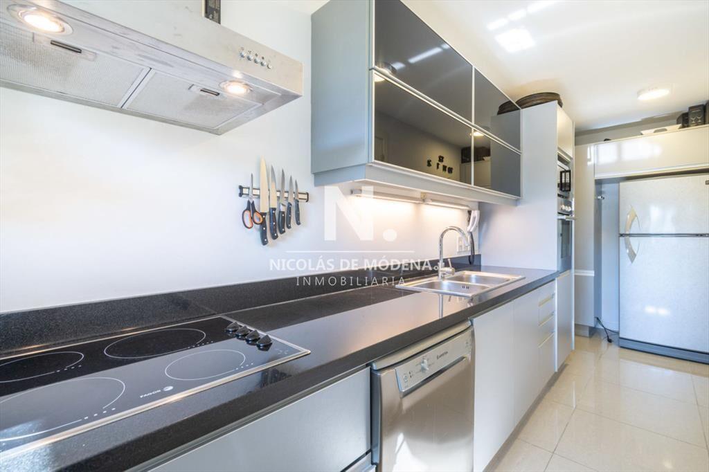 En venta apartamento de 3 dormitorios en suite,