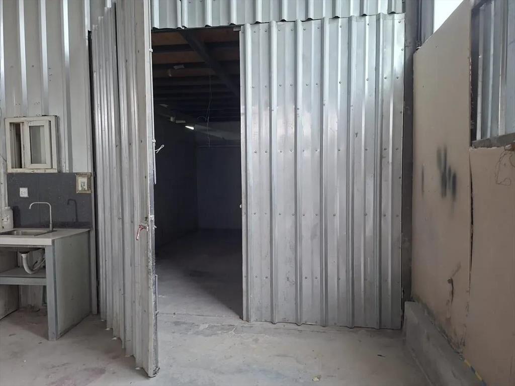 Alquiler amplio local comercial en Paso Carrasco