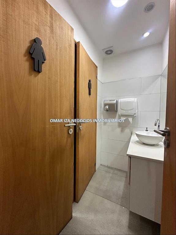 Venta local industrial Sayago, galpón deposito con oficinas