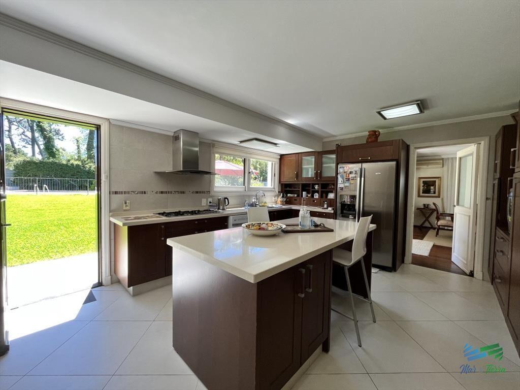 Excelente Residencia en venta, Lugano - Punta del