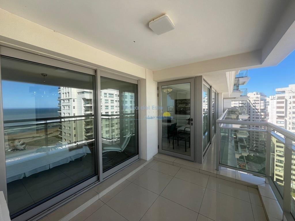 Apartamento en Venta de 3 dormitorios en Punta ,