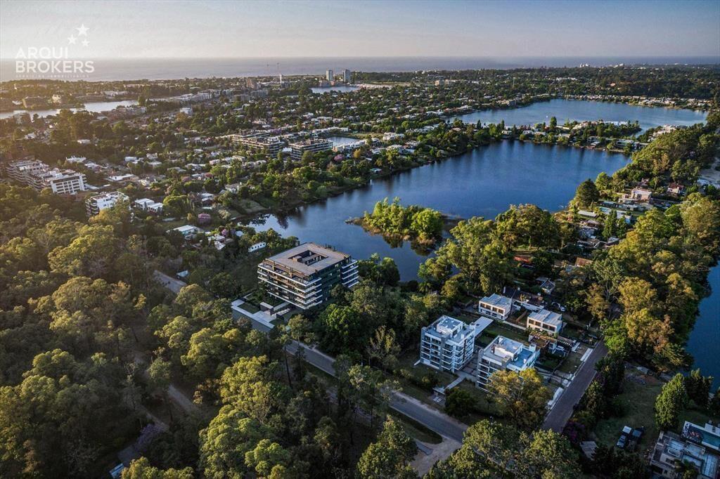 Apartamento de dos dormitorios en venta en Parque Miramar -