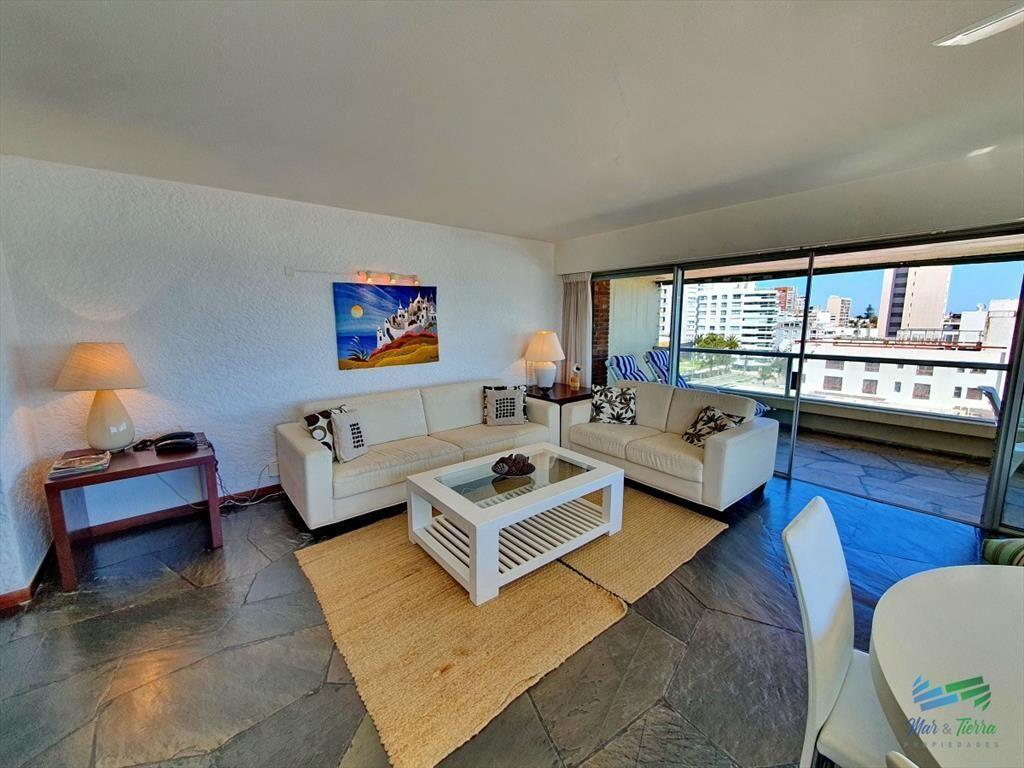 Apartamento amplio, luminoso con excelentes al ,