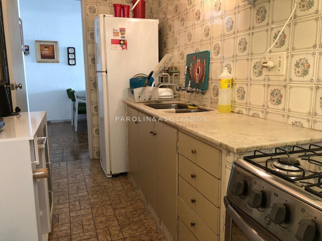 Apartamento en venta a pasos de Brava, Punta del Este.